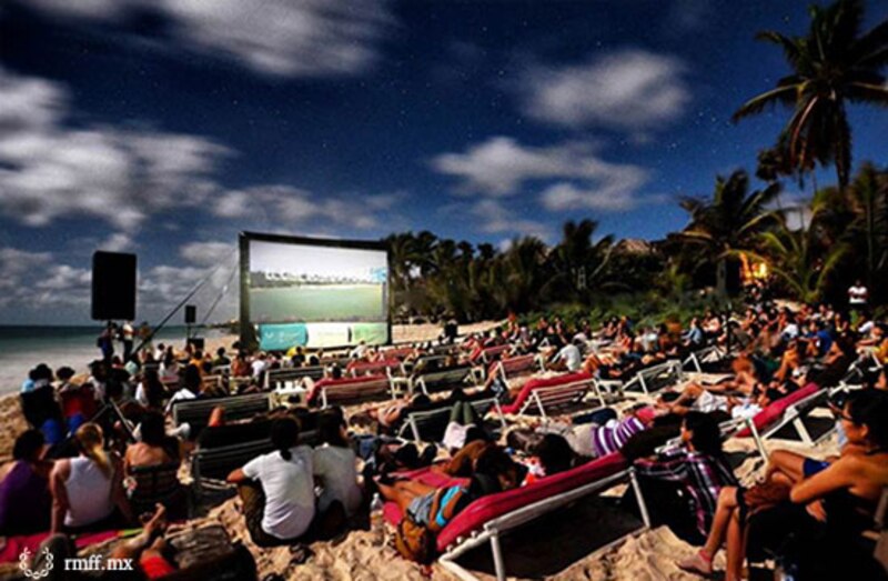 Cine en la playa