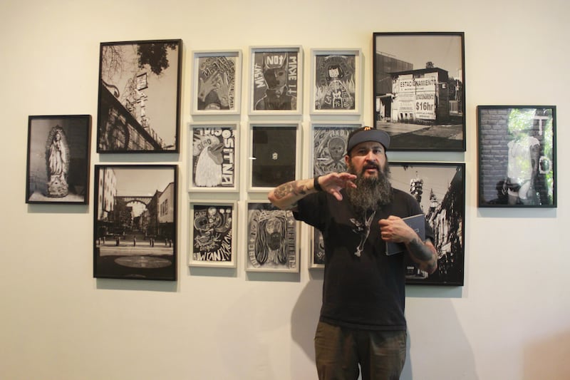 Exposición "Vámonos que ya nos vieron" de Carlos Álvarez-Montero
