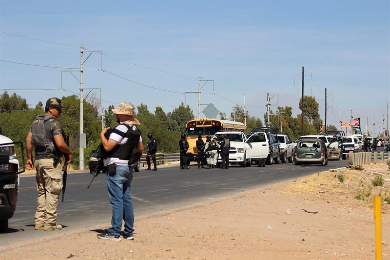 Enfrentamiento entre policías y civiles deja varios heridos en México