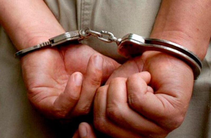 Detenido por la policía