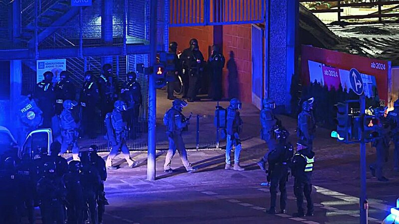 La policía alemana rodea un edificio en Hamburgo tras un tiroteo