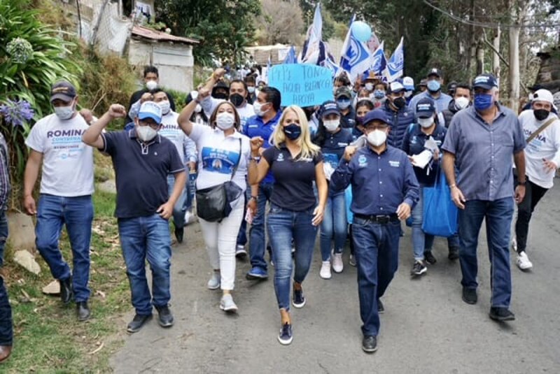 Candidata a la presidencia de Colombia, Ingrid Betancourt, lidera marcha en Bogotá