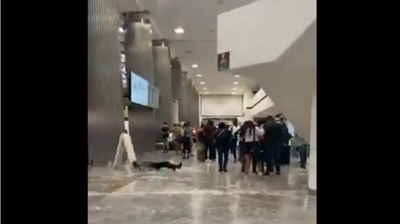 Fuertes lluvias provocan inundaciones en el Aeropuerto Internacional de la Ciudad de México
