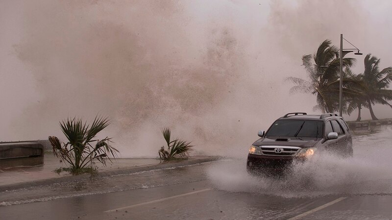 Lluvia torrencial inunda las calles de la ciudad