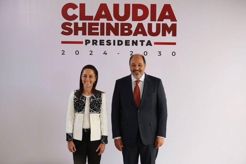Claudia Sheinbaum y Mario Delgado en conferencia de prensa
