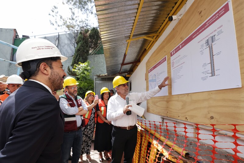 Title: Inauguración de la rehabilitación del pozo "Barrio del Niño de Jesús"