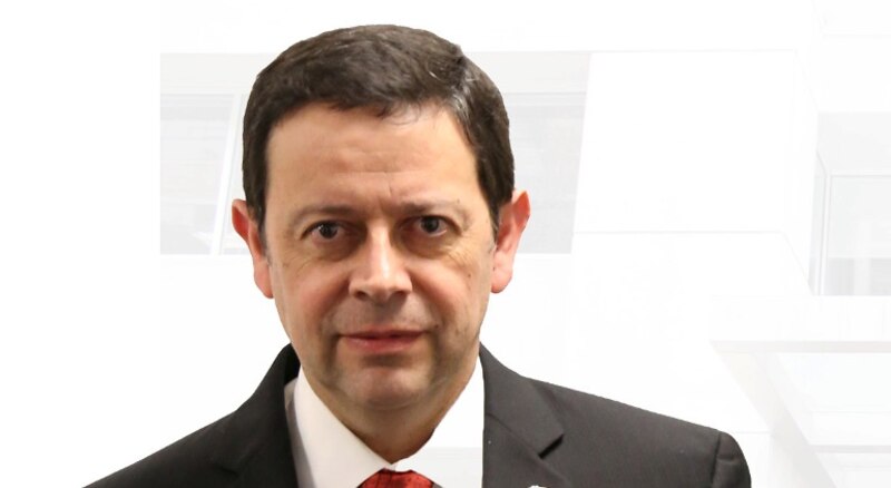 El Dr. Juan Pérez, un médico de renombre mundial, habla sobre su investigación sobre el cáncer.