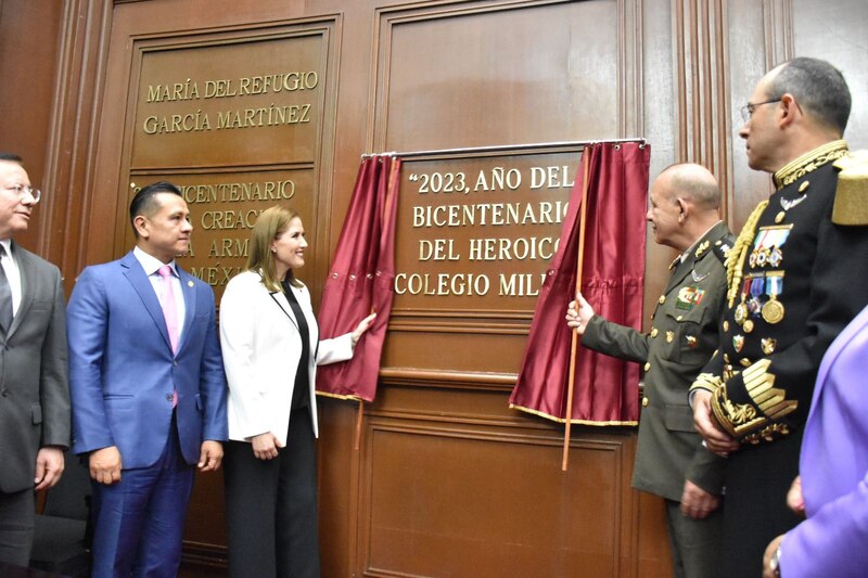 - Inauguración del Colegio Militar