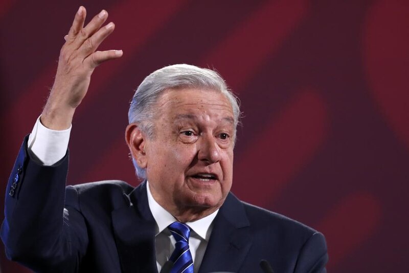 El presidente Andrés Manuel López Obrador habla durante una conferencia de prensa en el Palacio Nacional.