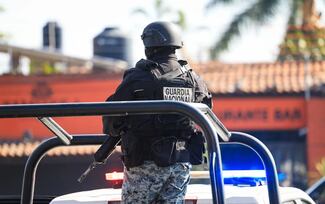 Decomisan armamento y equipo táctico tras cateo en una finca de Tequila, Jalisco