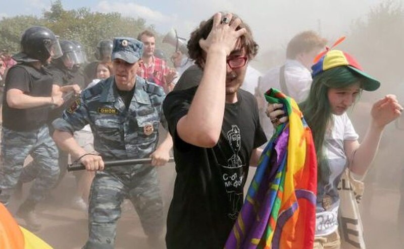 La policía detiene a manifestantes LGBT en Rusia
