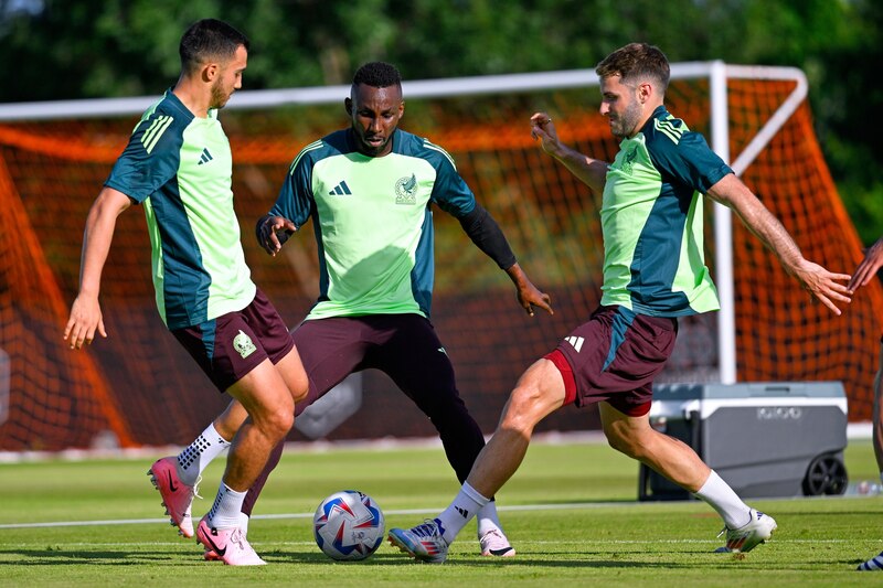Jugadores del Sevilla FC entrenando