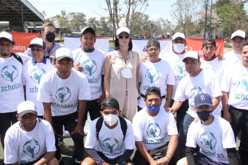 ¡Jugando con el corazón! Personas con discapacidad participan en una jornada deportiva inclusiva.