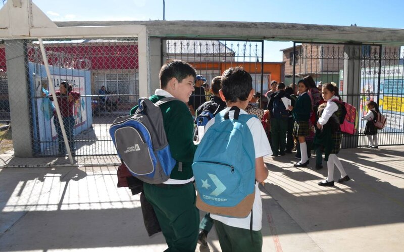 Estudiantes de primaria en Perú