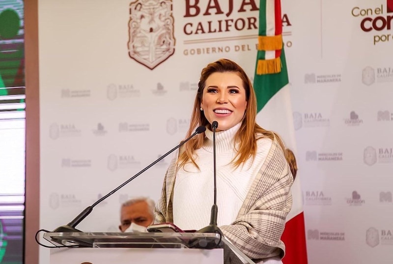 La gobernadora de Baja California, Marina del Pilar Ávila Olmeda, durante una conferencia de prensa.