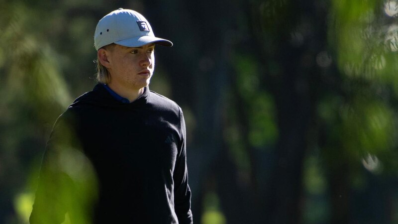 El golfista profesional Jon Rahm durante una ronda de práctica en el Masters de Augusta de 2023.