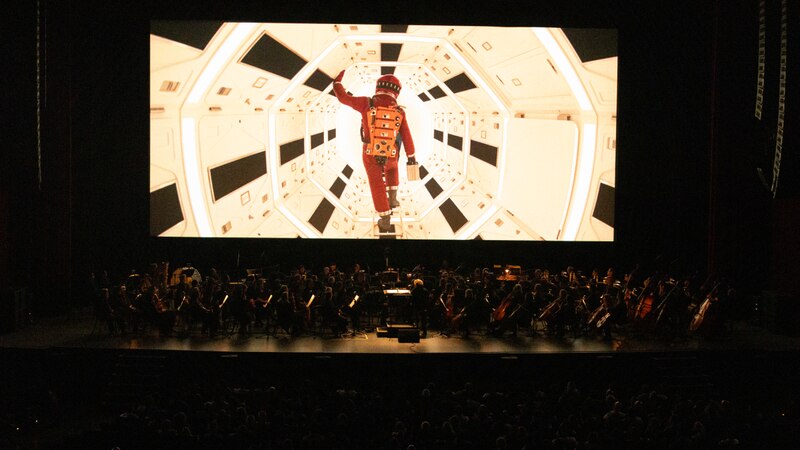 Orquesta Sinfónica de Londres interpreta la banda sonora de 2001: Una odisea del espacio