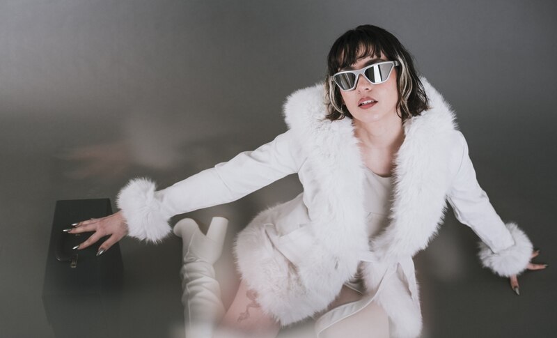 Cyber Vedette presenta su sencillo "Never Mamón"
