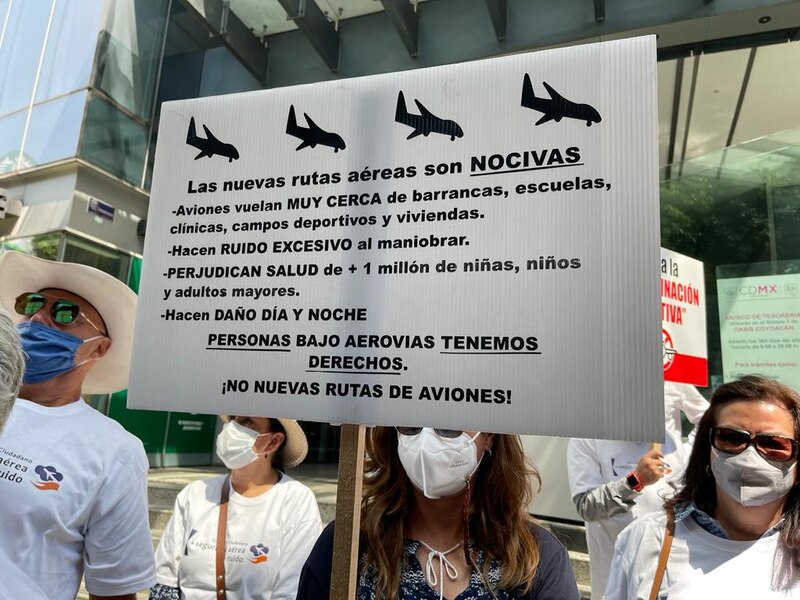 Protesta contra nuevas rutas aéreas en la Ciudad de México
