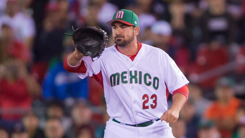 El lanzador mexicano, Óliver Pérez, durante un partido de béisbol.