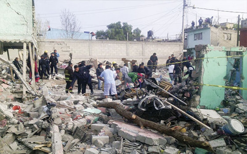 Rescate tras explosión en edificio de la Ciudad de México