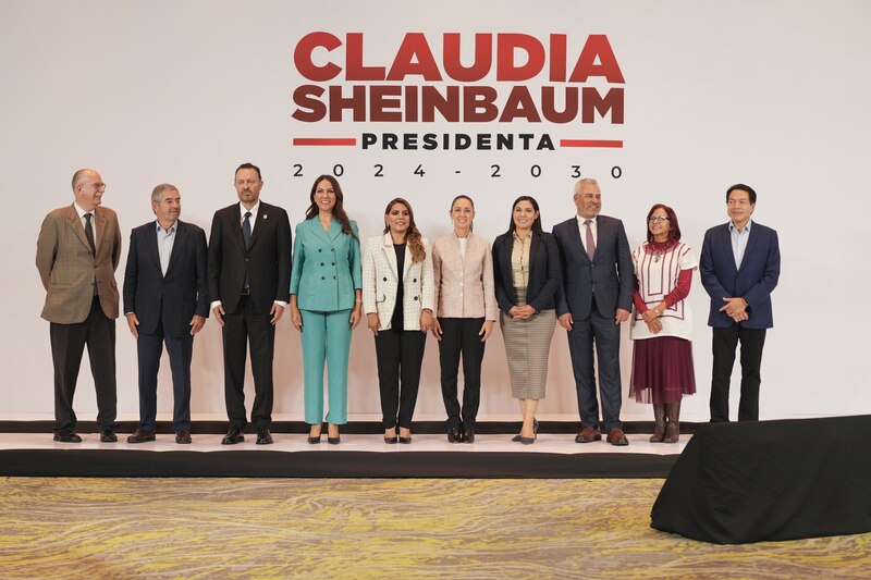 Claudia Sheinbaum y su equipo de campaña