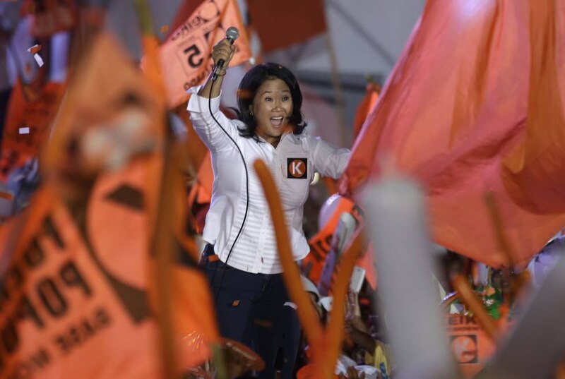 Lilian Tintori, esposa de Leopoldo López, durante un mitin político en Caracas