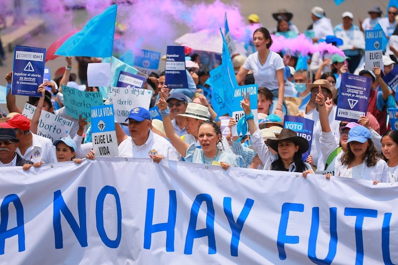 Marcha por la vida en contra del aborto en Argentina