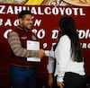 Primera generación de la Escuela Municipal de Idiomas concluye estudios en Nezahualcóyotl