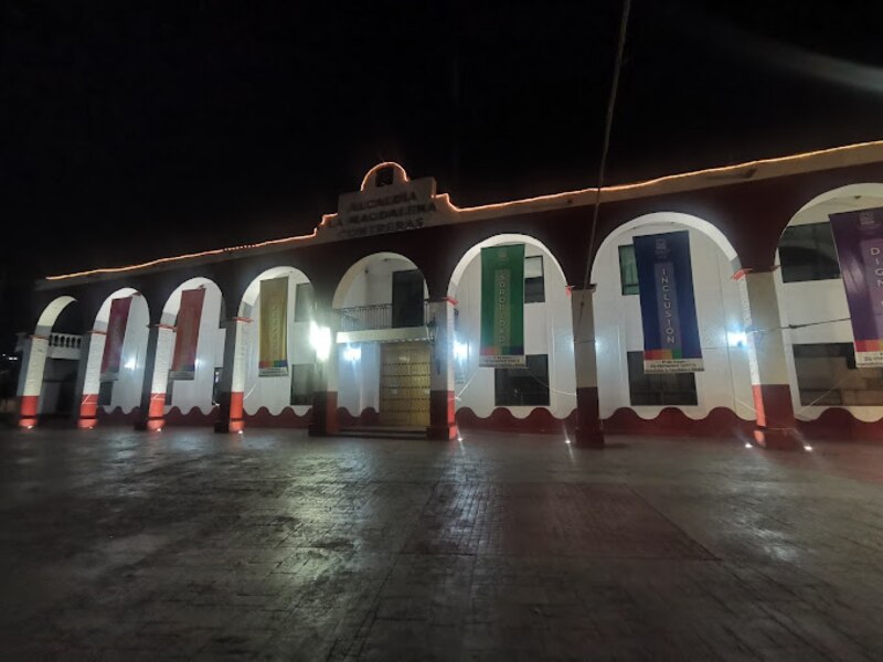 Iluminación de la fachada de la Alhóndiga de Granaditas