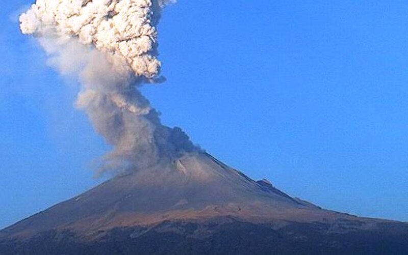 Volcán en erupción