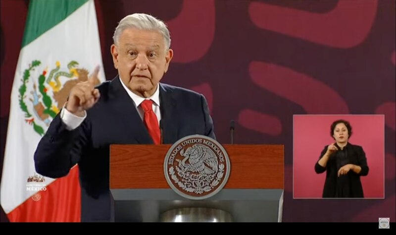 El presidente Andrés Manuel López Obrador da un discurso.