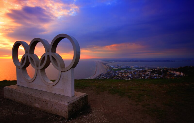 Los anillos olímpicos en Weymouth, Inglaterra