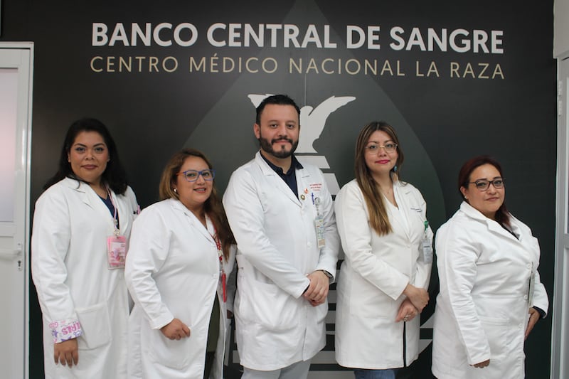 El IMSS fortalece su liderazgo en medicina transfusional a través de su Banco de Genotipo Sanguíneo, que permite desarrollar terapias individualizadas y realizar transfusiones más seguras en favor de pacientes con urgencias quirúrgicas