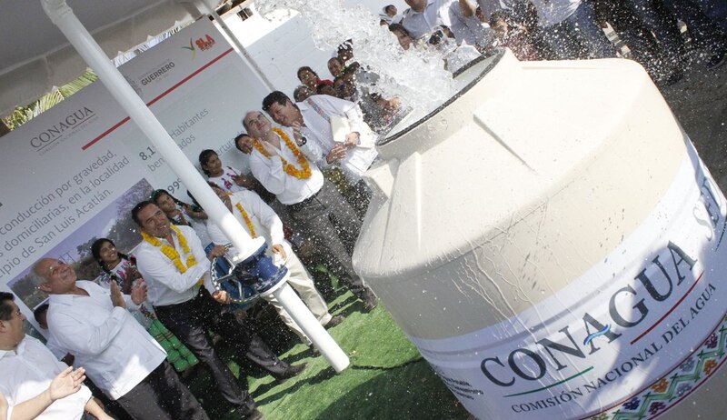 Inauguración de una planta potabilizadora de agua en San Luis Acatlán, Guerrero