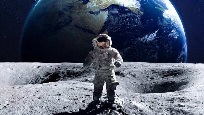 Astronauta en la luna