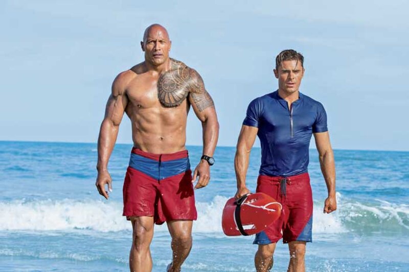 Dwayne Johnson y Zac Efron en Baywatch