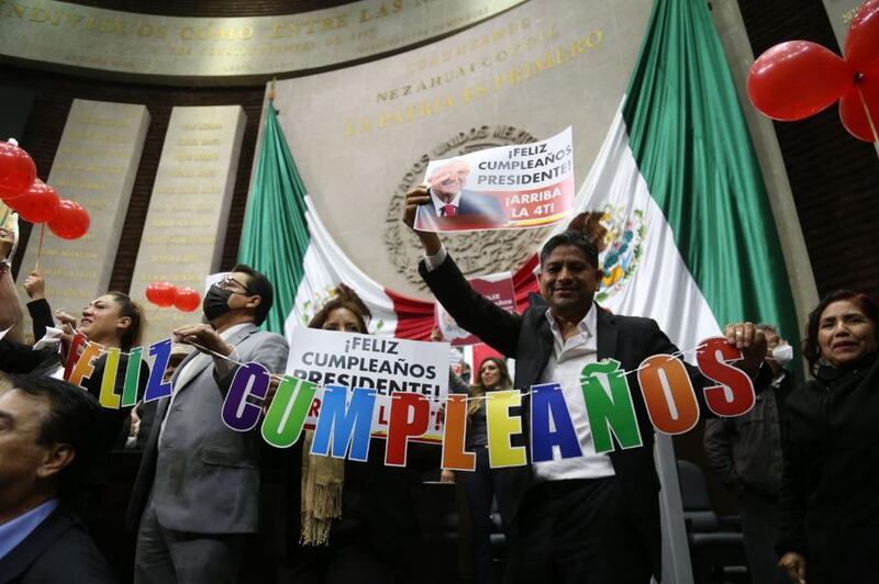 ¡El presidente mexicano celebra su cumpleaños con una gran fiesta!