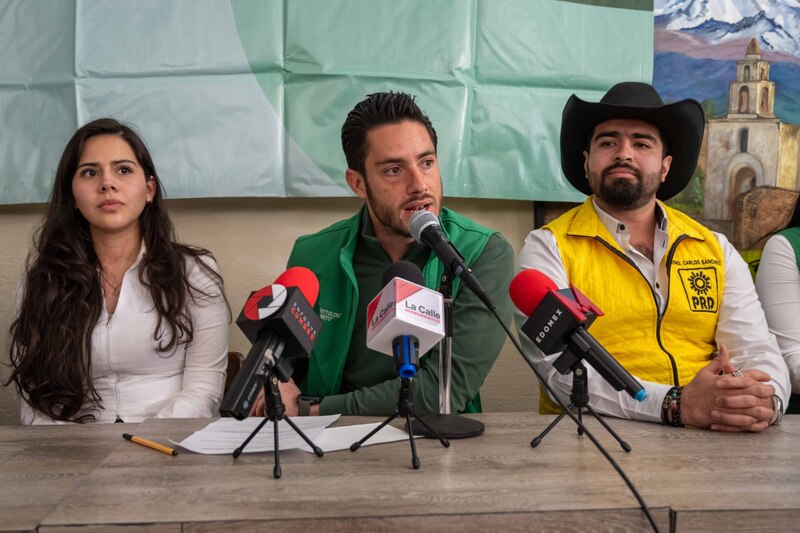 Conferencia de prensa del candidato a gobernador de Puebla, Julio Lorenzini Rangel.