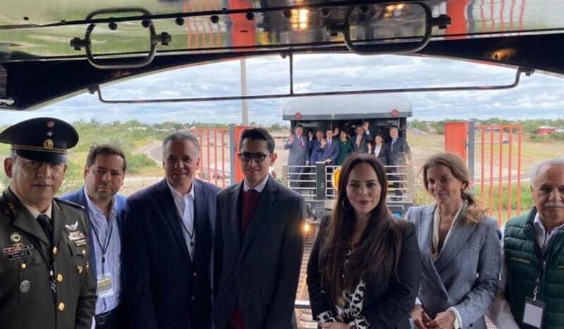 El presidente López Obrador viaja en el Tren Maya