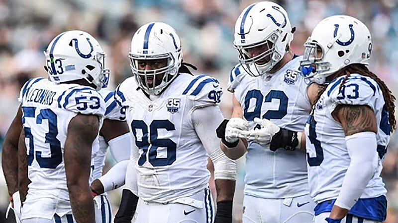 Jugadores de los Colts celebran un touchdown