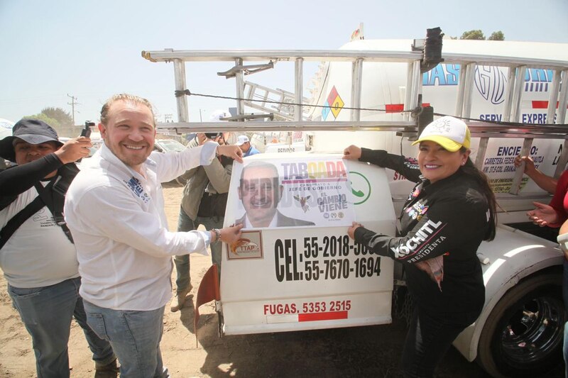 Entrega de constancia a candidata de Morena