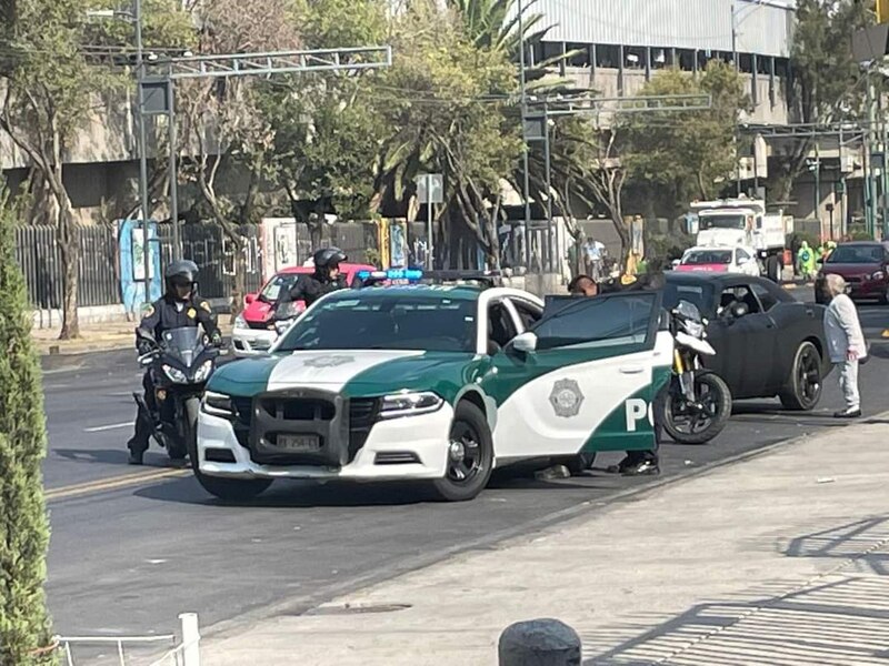 Policía detiene a motociclista en la Ciudad de México