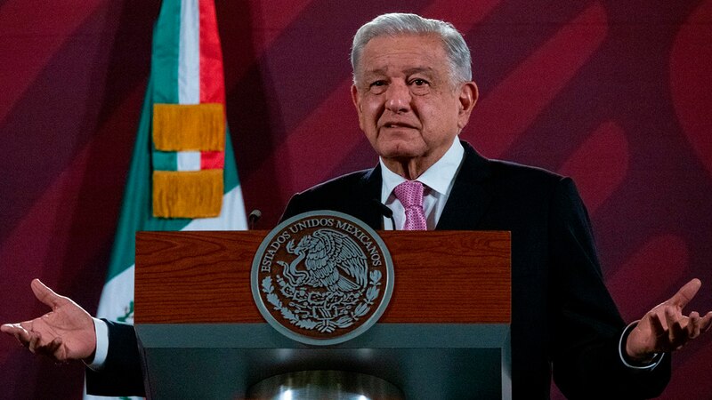 El presidente Andrés Manuel López Obrador da un discurso.