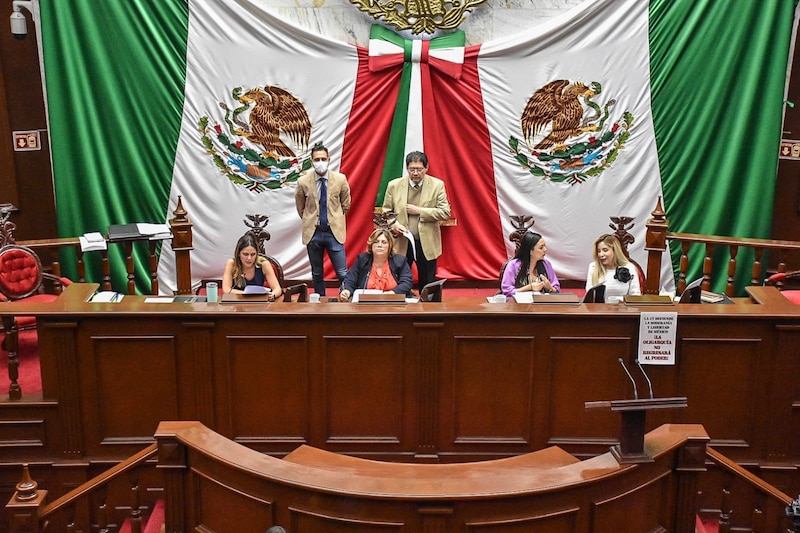 Diputados mexicanos discuten sobre la legalización de la marihuana