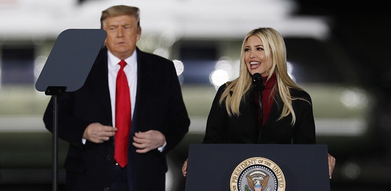 Ivanka Trump pronuncia un discurso ante sus seguidores.
