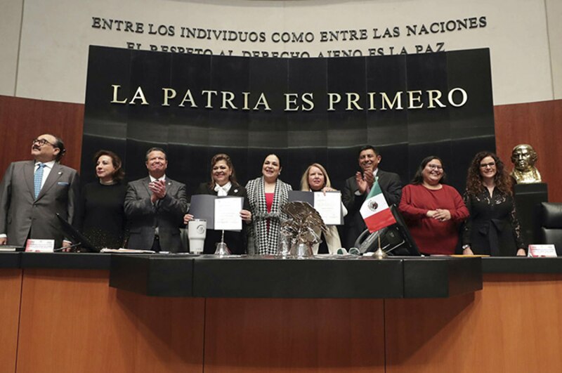 Firma de la reforma electoral en México