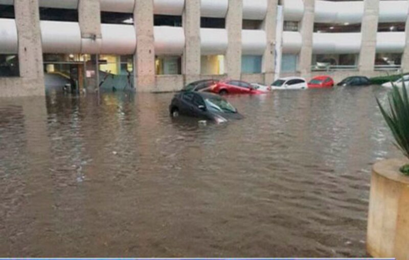 Inundación en un estacionamiento subterráneo