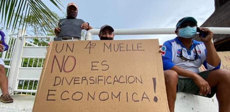 Protesta contra la construcción de un cuarto muelle en la isla de Cozumel