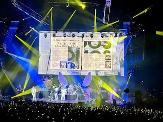Los Estrambóticos conquistan el Palacio de los Deportes con un show histórico: un setlist extenso y un desfile de invitados
